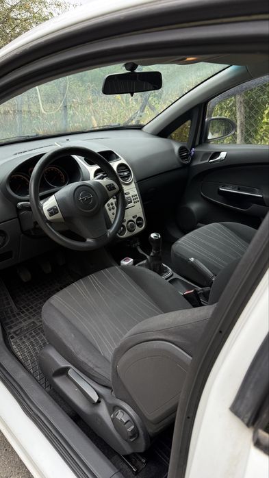 Opel corsa 1.3 cdti 75cp an 2006