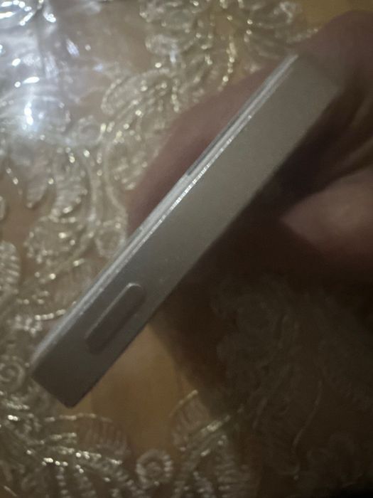 IPhone 5s 16 gb karopka dakumenti yoq