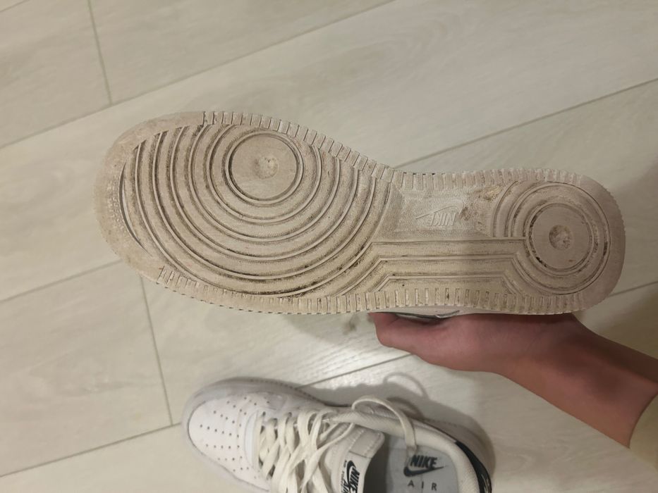 Vând adidasi nike air force 1