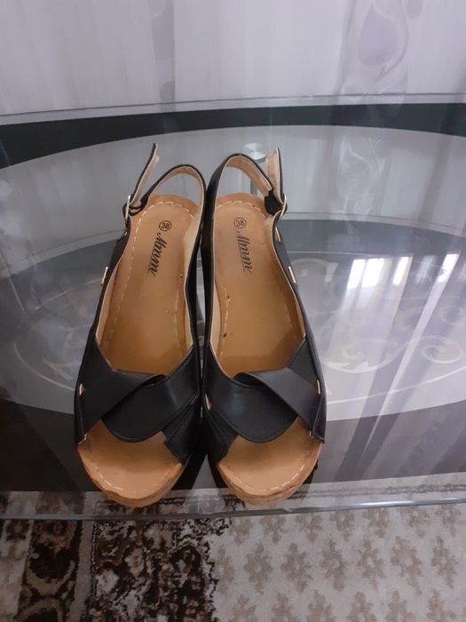 Vind sandale piele marimea 38