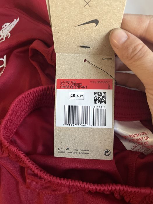 Детски оригинален екип на Ливерпул