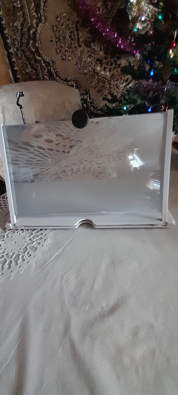 Продаётся 3D увеличительный экран для телефона.н