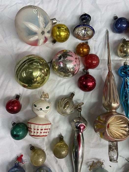 Стари украшения играчки за елха