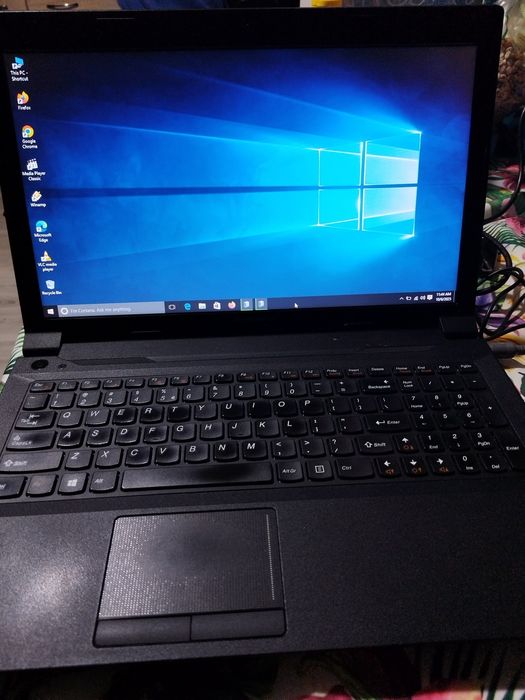 Vand un leptop lenovo este i5 cu ssd 256 ramii 8 gb