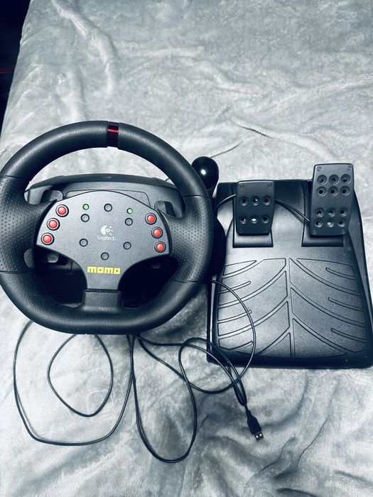 Volan gaming logitech momo racing