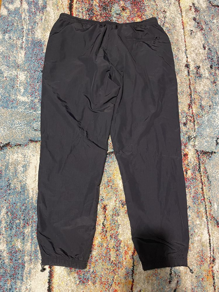 Pantaloni de fas HUF