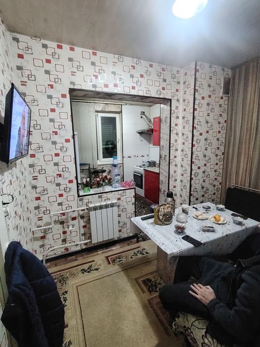 Сергели Дустлик 1. 1/5/5 Квартира чистая, балкон 2x6 не Торц, разделен