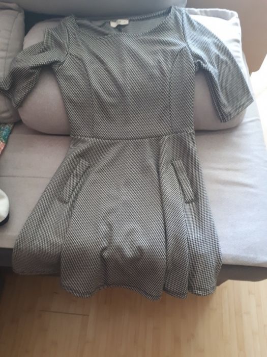 Vând rochiță din BSB cu 100 lei, noua, mărimea M