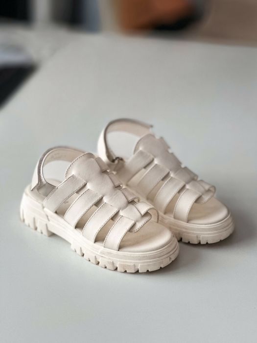 Бели сандали Graceland