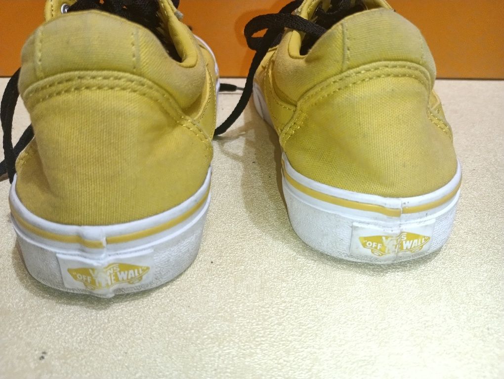Vans N 39 - 27 лв