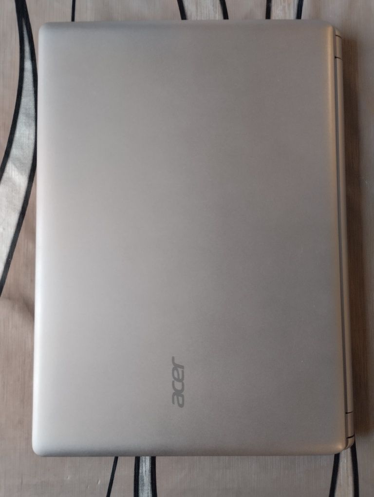 Лаптоп ACER с Windows 10
