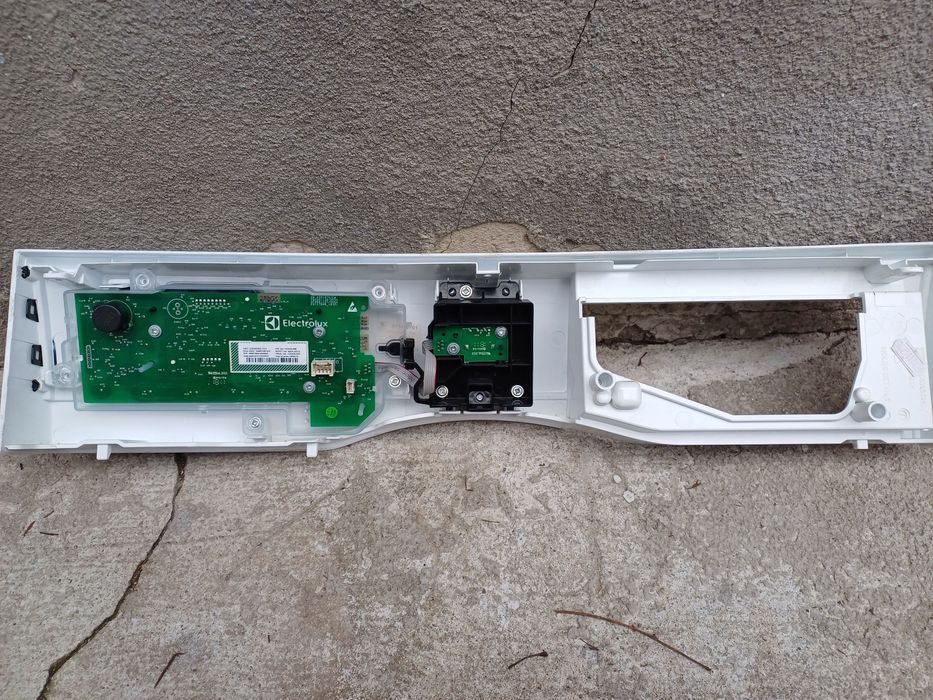 Управляваща платка за пералня electrolux и преден панел