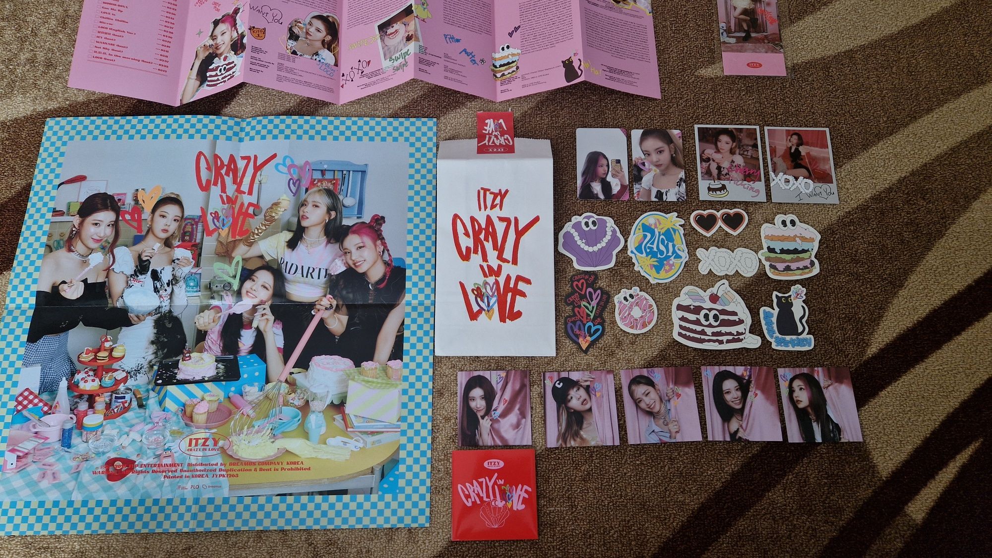 Itzy - Crazy in love албум