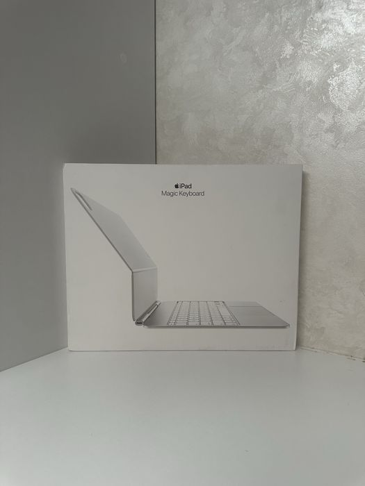 Tastura Ipad Magic Keyboard pentru Ipad Pro 13 Inch, MWR43D/A, Sigilat