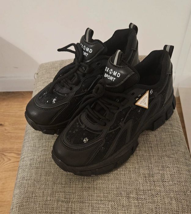 Adidasi Guess Noi, piele eco, nr 36 sneakers dama negri