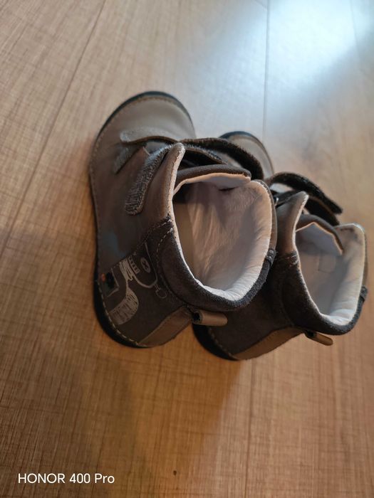 De vânzare încălțăminte pentru băieți mărimea 28 marca D,D,Step