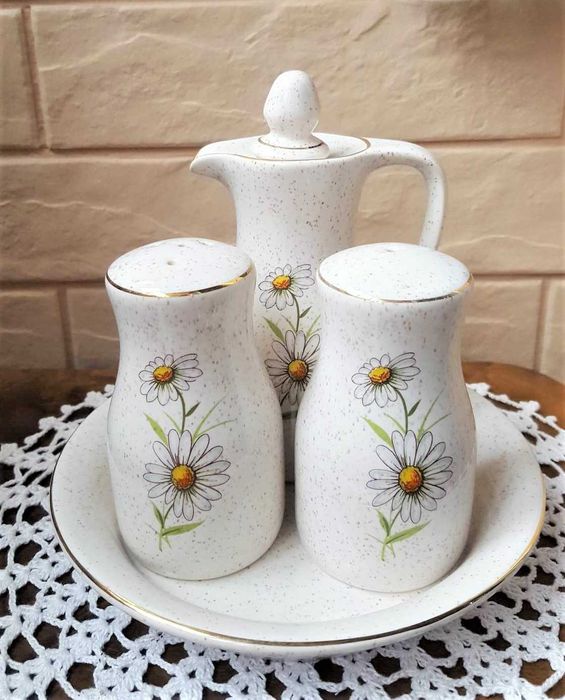 Прекрасен керамичен комплект солнички от Англия