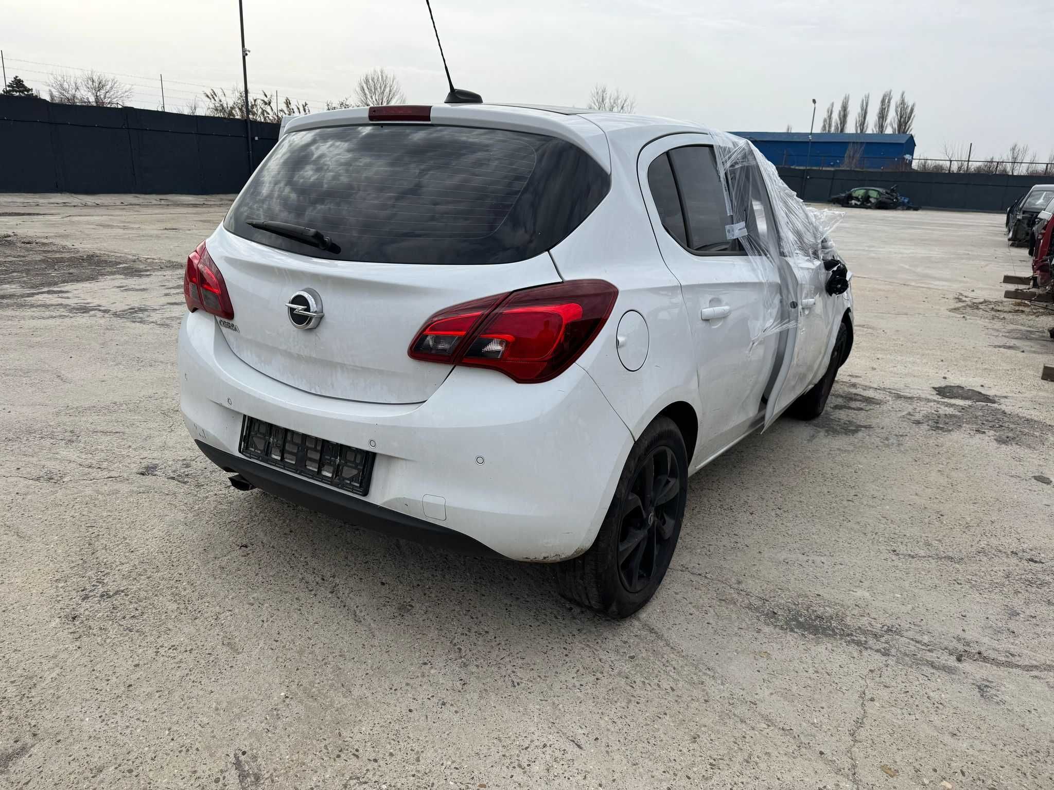 Dezmembrez Opel Corsa 1,2 Cod Motor B12XL