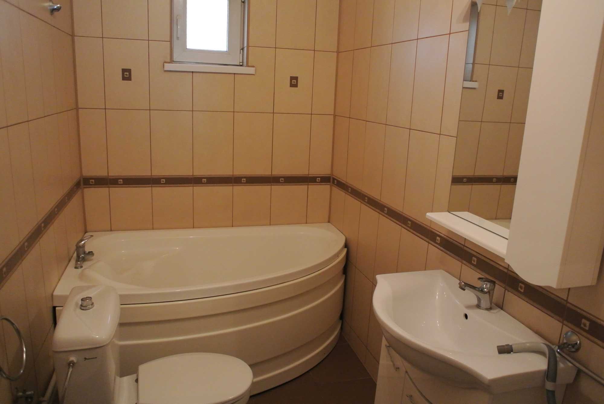 Inchiriez apartament de 2 camere, zona ultracentrala