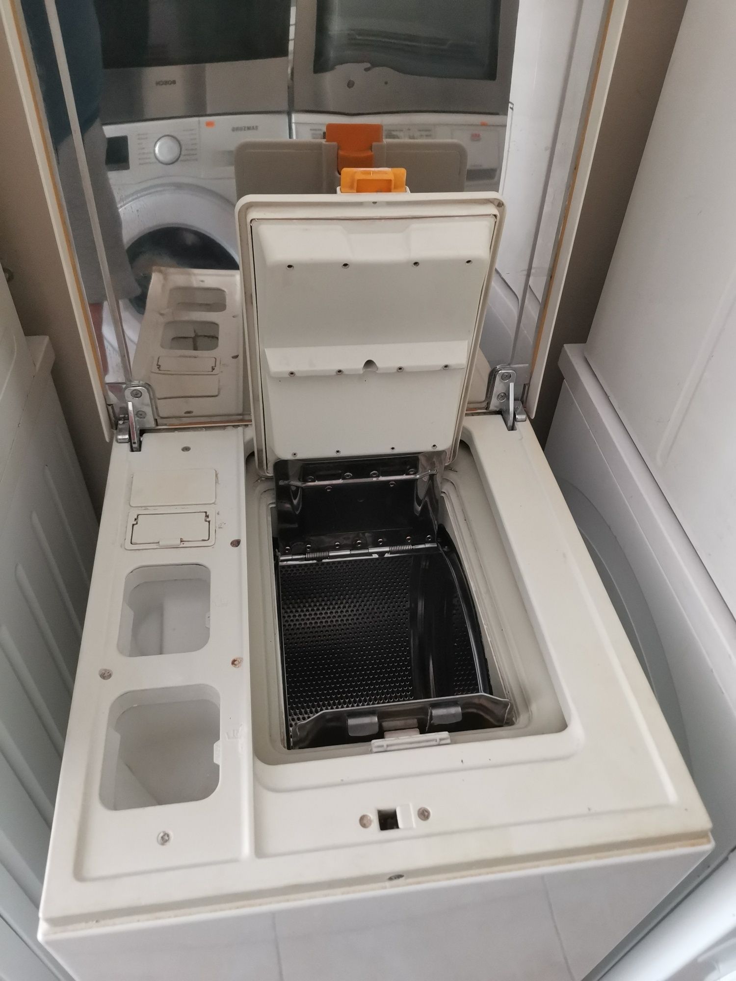Пералня Miele 45 см с горно отваряне