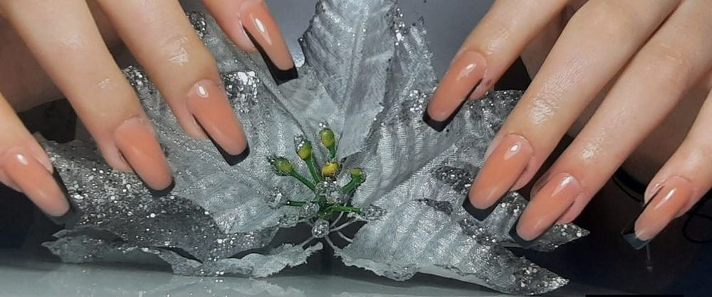 Unghii cu gel și semi