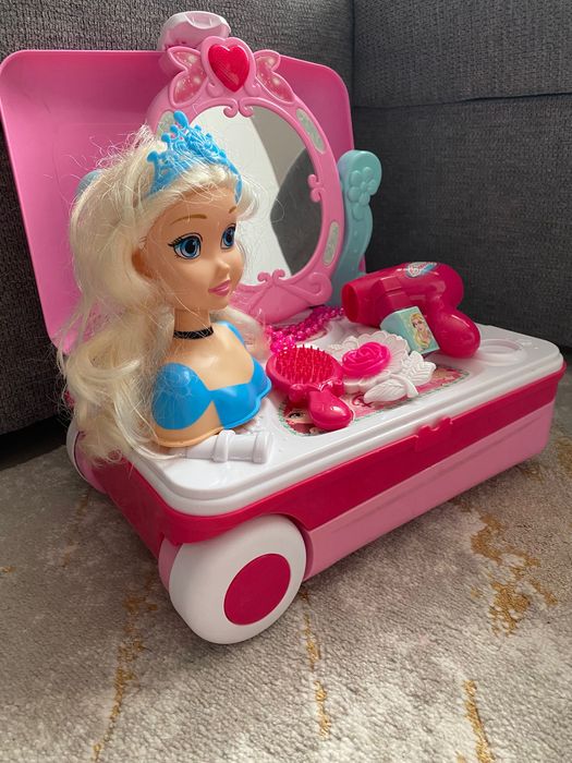 Детска тоалетка в куфарче