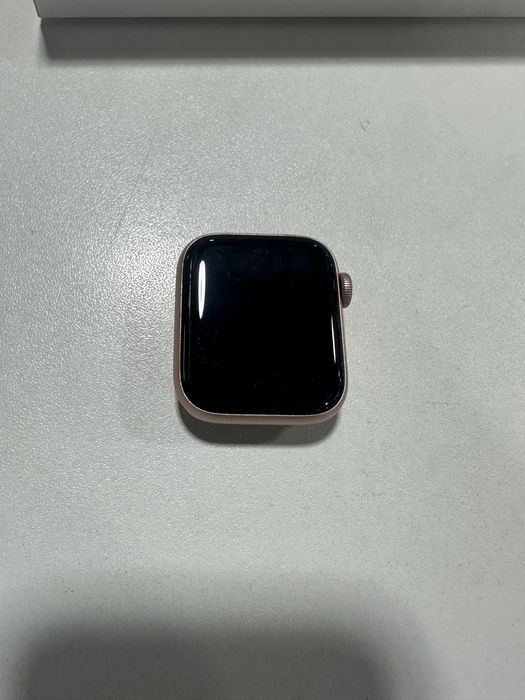 Apple watch 4 - 40 ми
