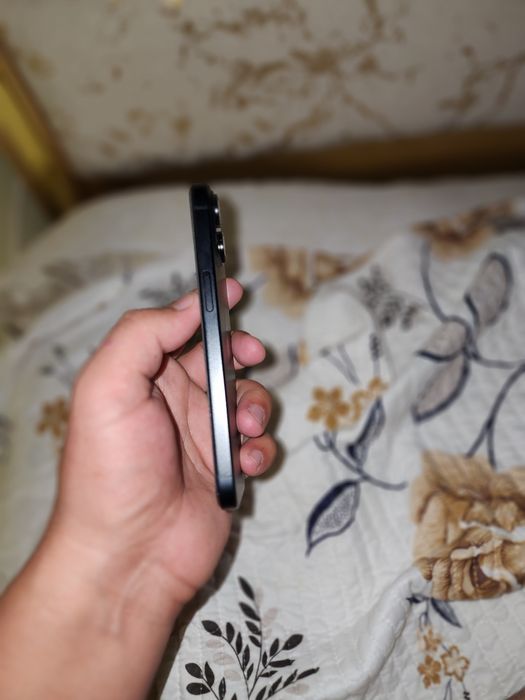 Iphone 15 128 pamet 99 yomqis