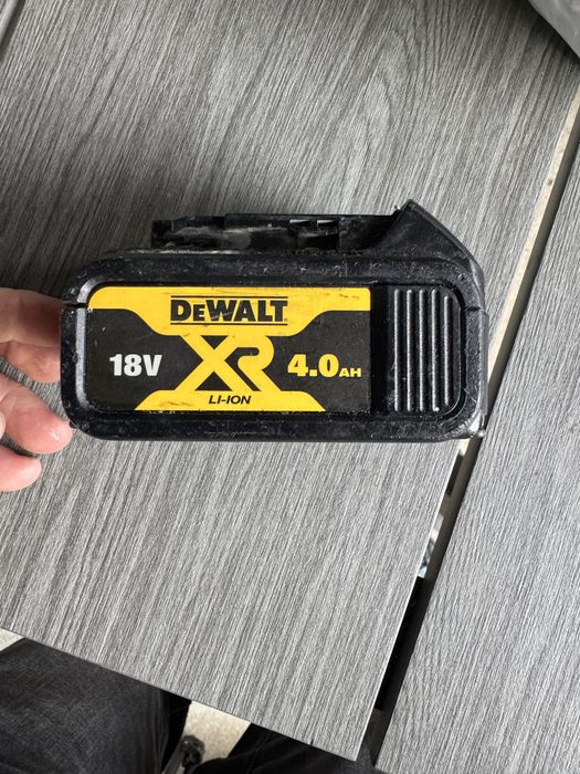 Incarcator si acumulatori dewalt