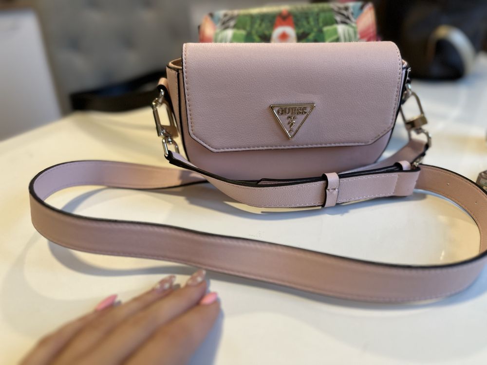 Малка чанта Guess