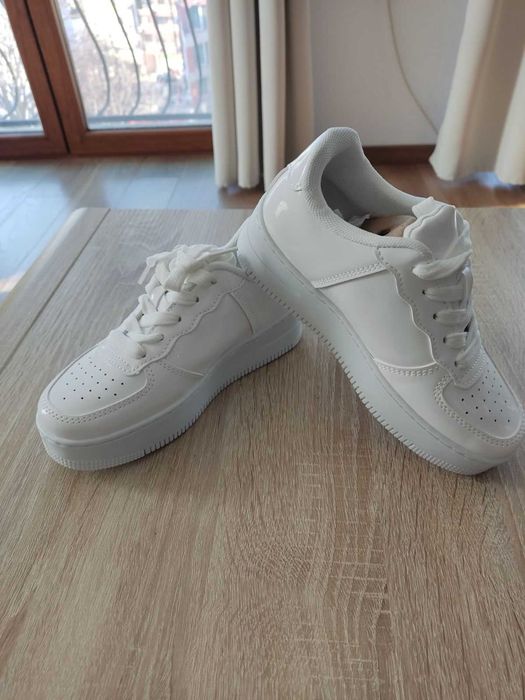 Маратонки, кецове, обувки, сандали за момиче