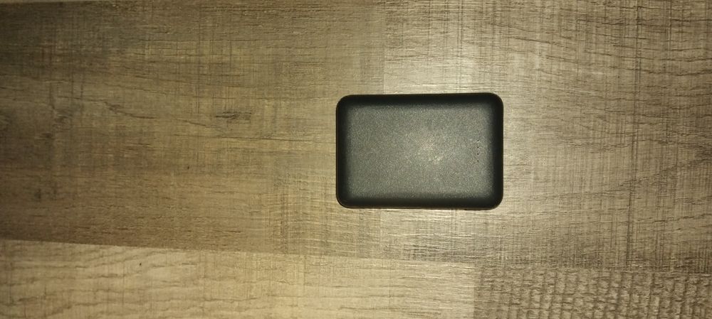 Vând baterie externa, 2 sloturi USB și înca una.