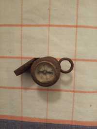 Стара военна свирка компас