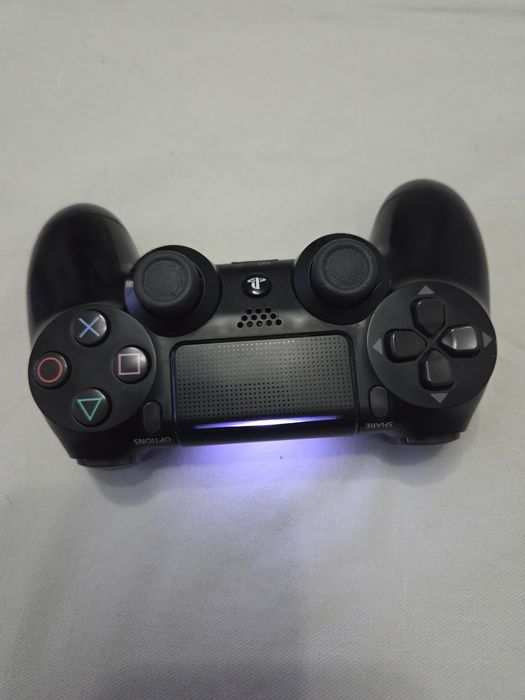 Плейстейшън 4 слим 1тб