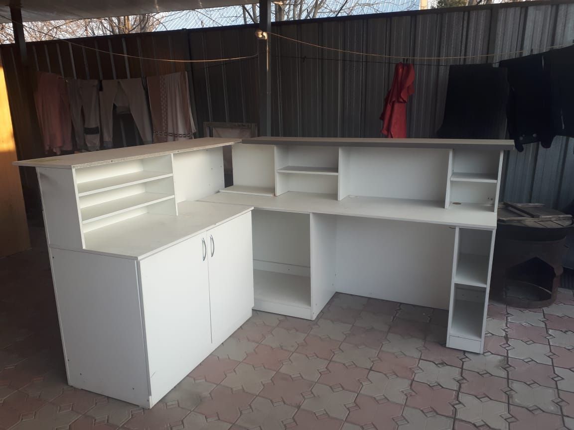 Шкафы,полки,стойки