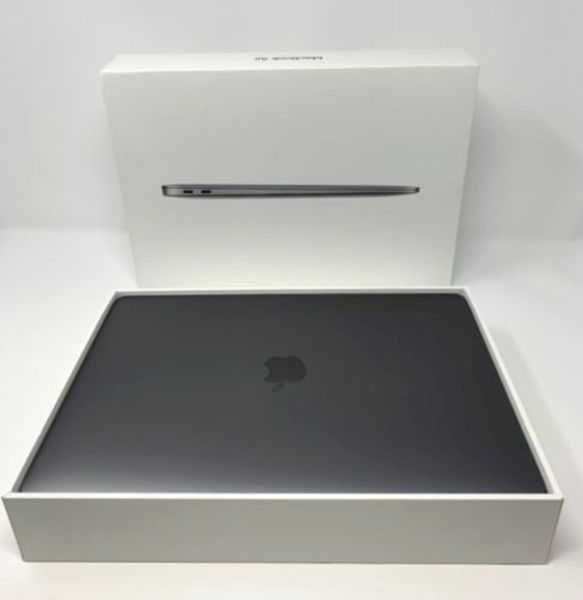 MacBook Air 13" 2019 без драскотина