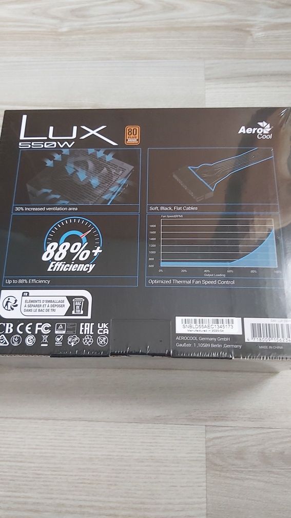 Vând sursă PC AeroCool Lux 550W sigilată