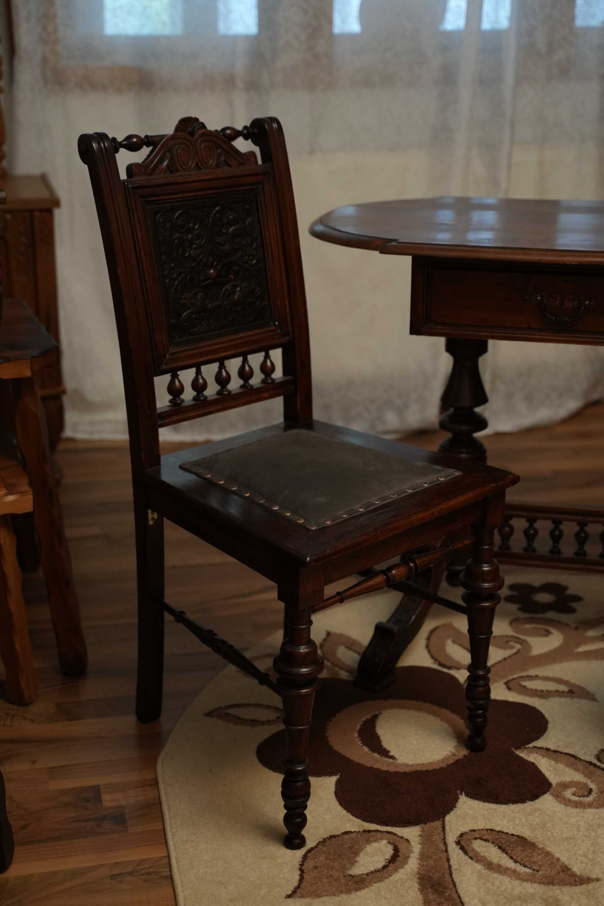 Set Masa si scaune, mobilier antic, lucrate manual, lemn masiv Tei