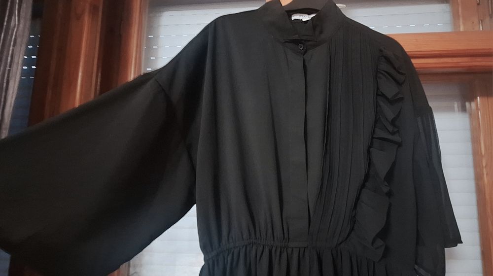 Черна елегантна, асиметрична блуза IPEKYOL - размер 40