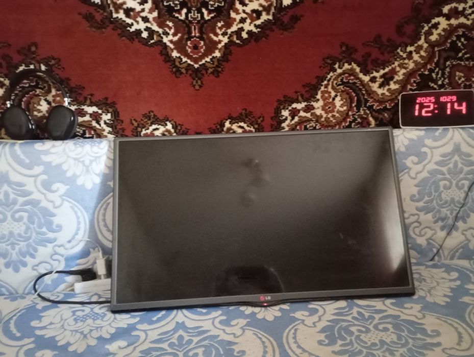 Продаётся Телевизор LG 32LB552