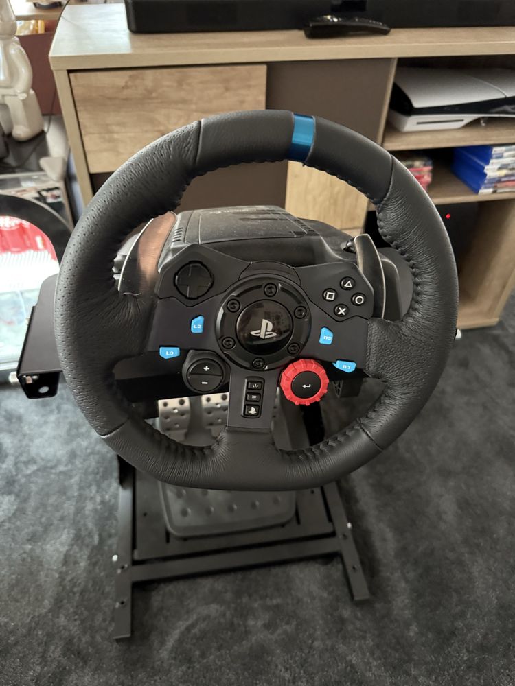 Гейминг волан Logitech G29 с педали и стойка в гаранция