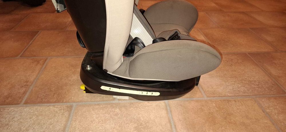 Vand scaun auto cu isofix