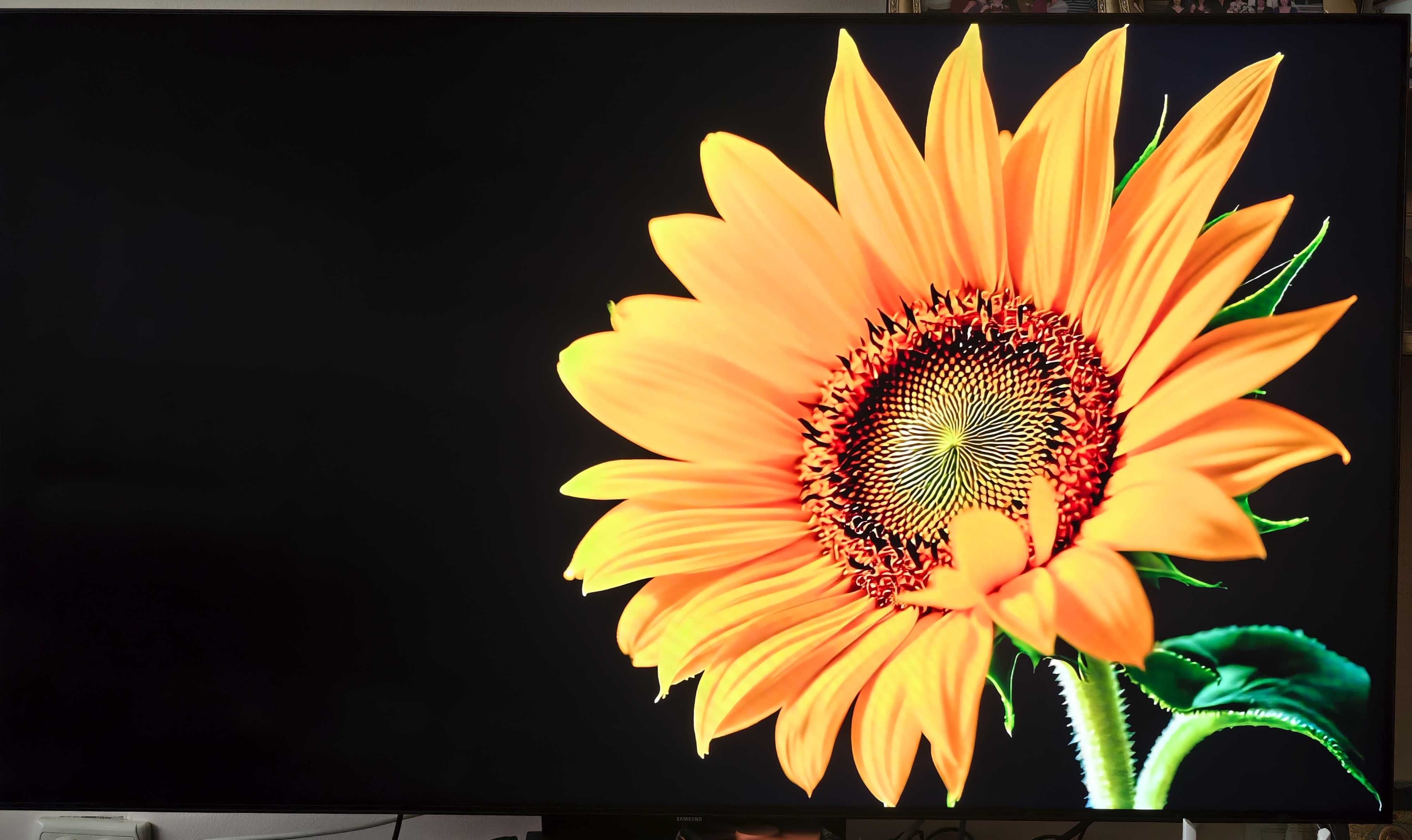 Samsung QE55Q90T - Flagship QLED 55 инча