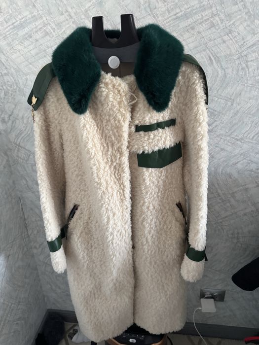 Продам теплое пальто в Актобе.