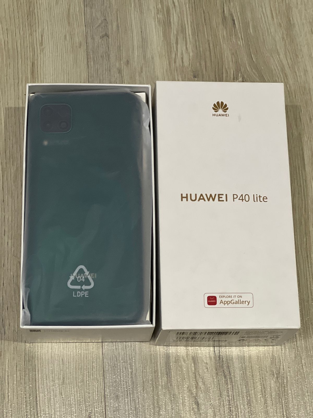 Продаю б/у Huawei P40 lite в отличном качестве