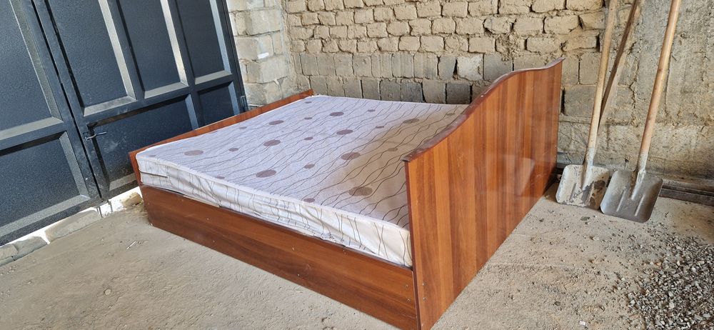 Krovat matrasi bilan birga