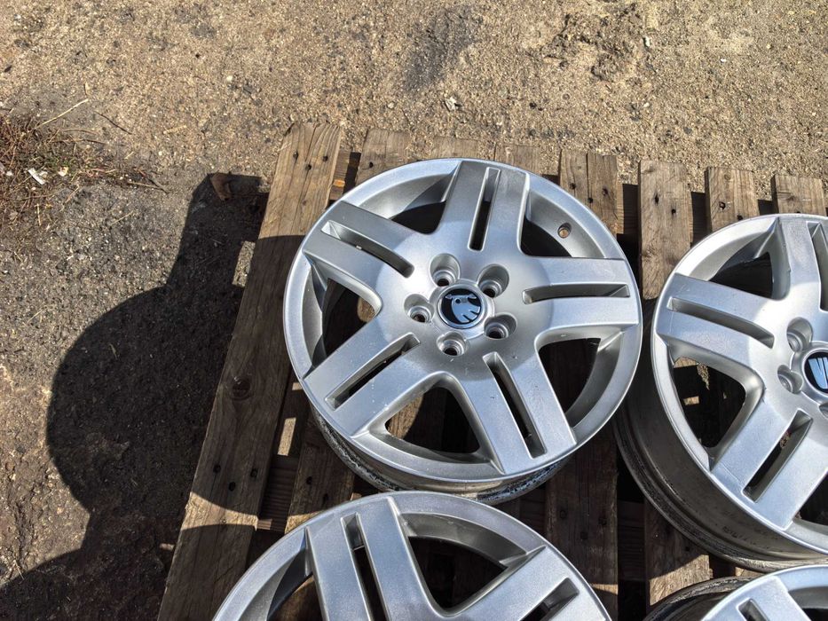 15 цола 5 х 100 мм Фолксваген / Шкода / Сеат / АУДИ - 6 Инча / ЕТ 38