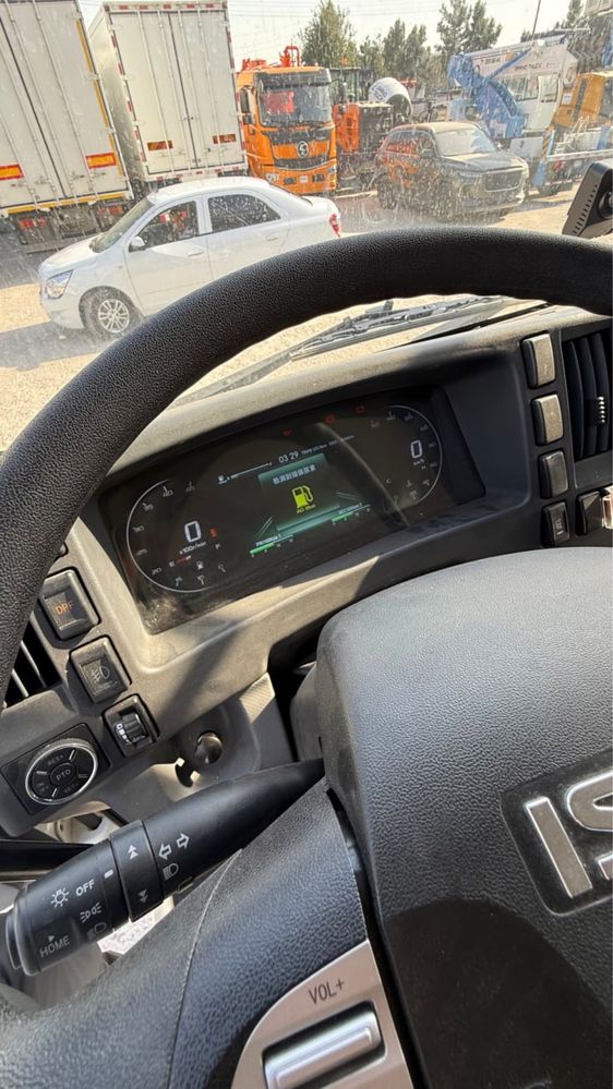 Avtovishka 45 metr Isuzu, Howo