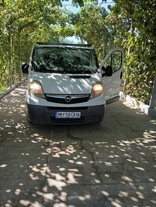 Vand opel vivaro 2.0  cdti tel