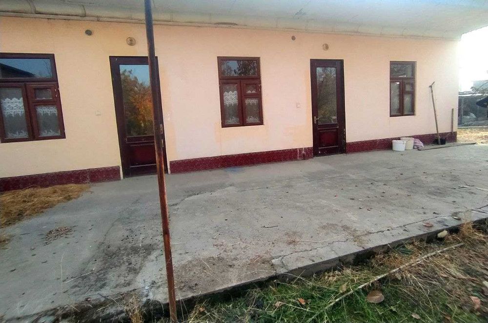 ТТЗ атрофида Ховли сотилади 4.5 сотик 3 хона Корамурт Кибрай